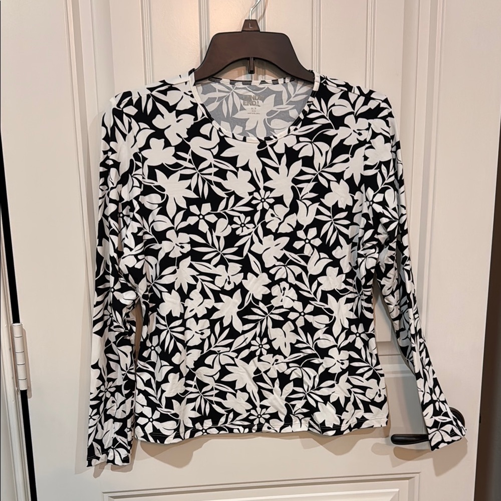 Lands End Floral Black and White Women’s Rash Guard